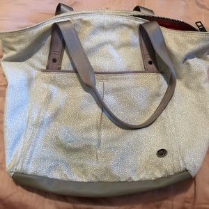 Lululemon Live Free Tote